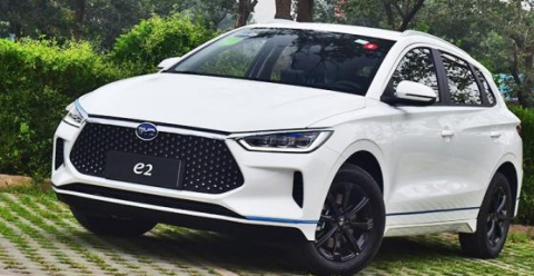 全新小型SUV 比亚迪元UP路试谍照曝光
