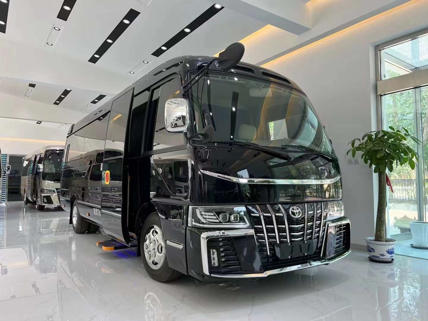 2020考斯特中东版团购价格118万起
