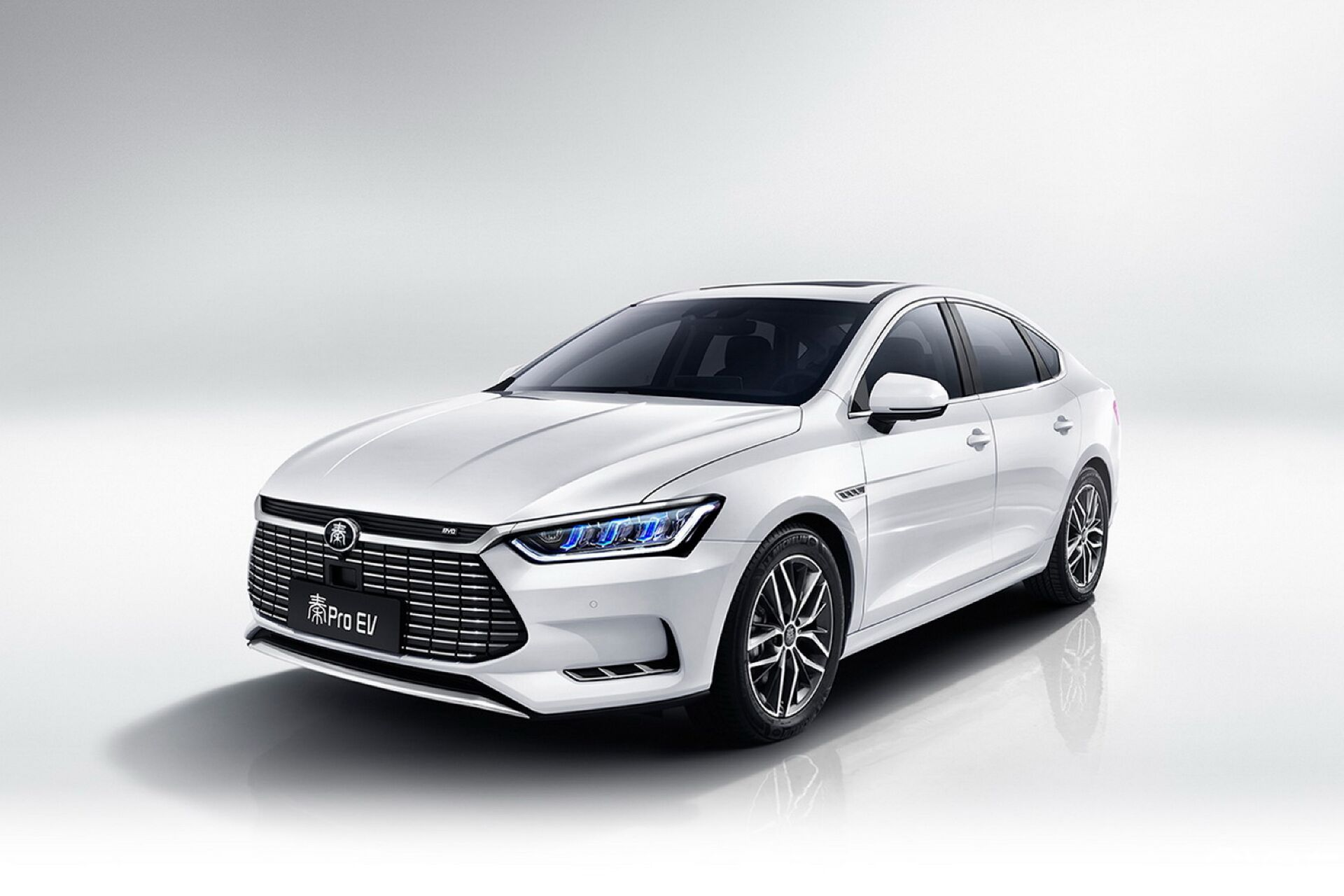 比亚迪首款新能源皮卡命名为“BYD SHARK ”
